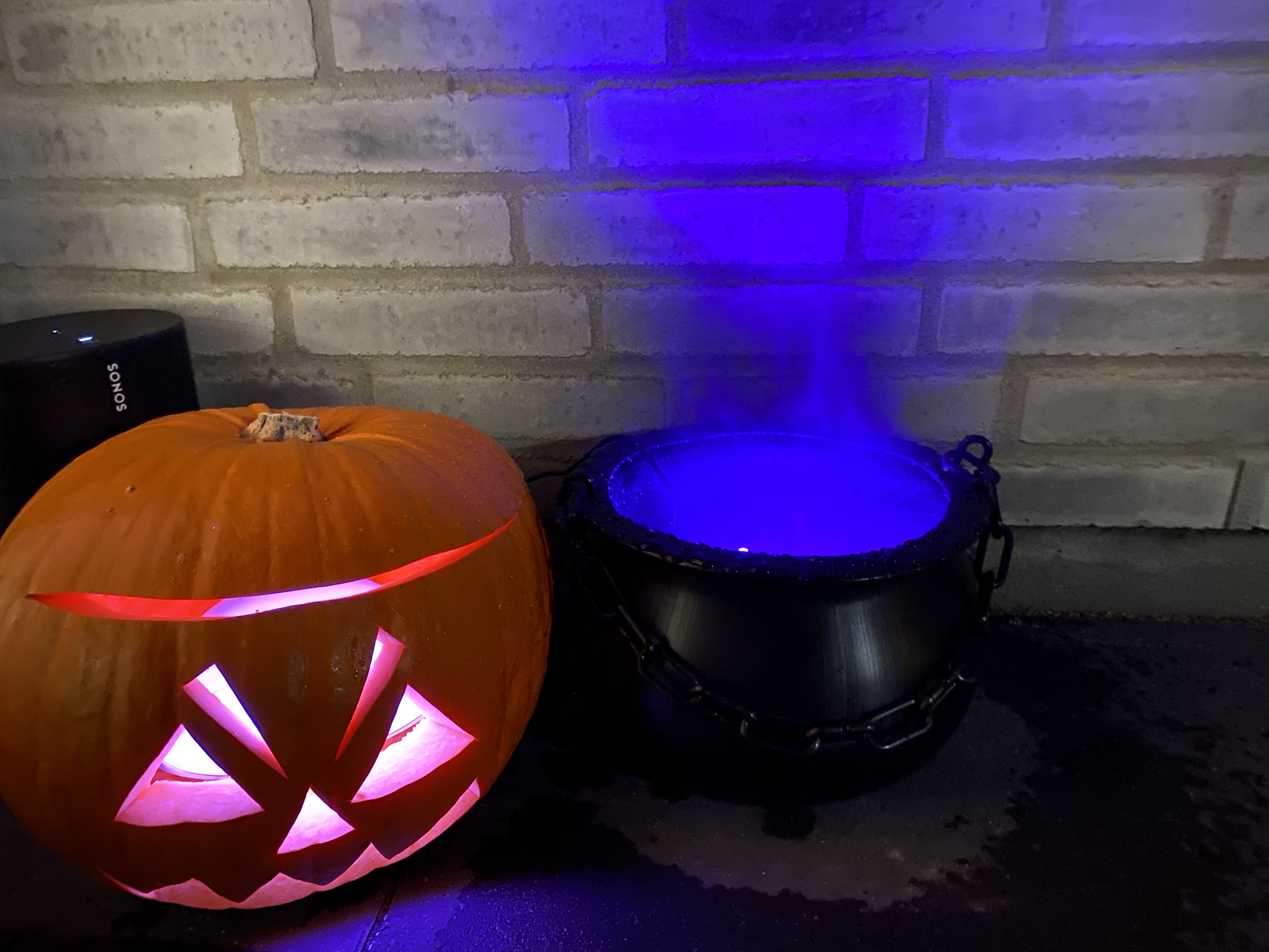 Philips Hue Go in pumpkin (1).jpg
